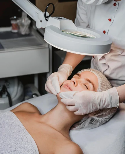 2db09f18-5c19-4e22-bfd4-d6894a5d3576-young-woman-getting-beauty-procedure-spa.jpg